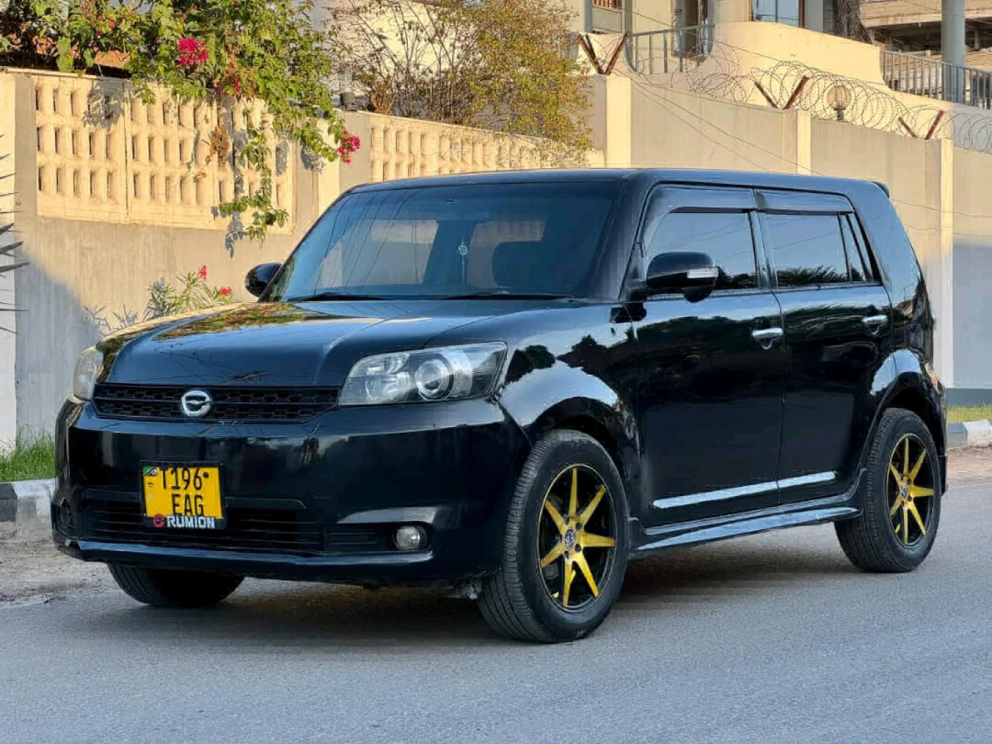 Toyota Rumion Black 2010 thumbnail 6