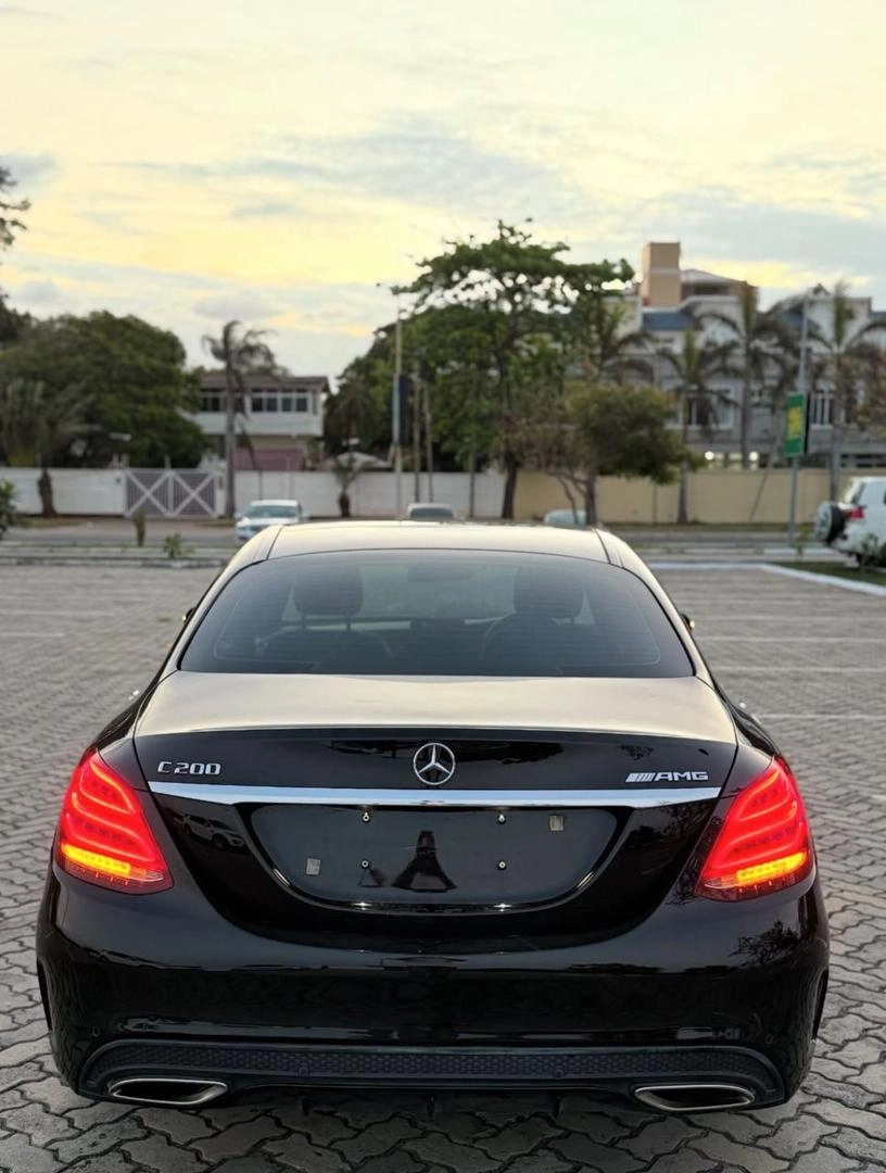 Mercedes Benz C200 AMG 2015 thumbnail 6