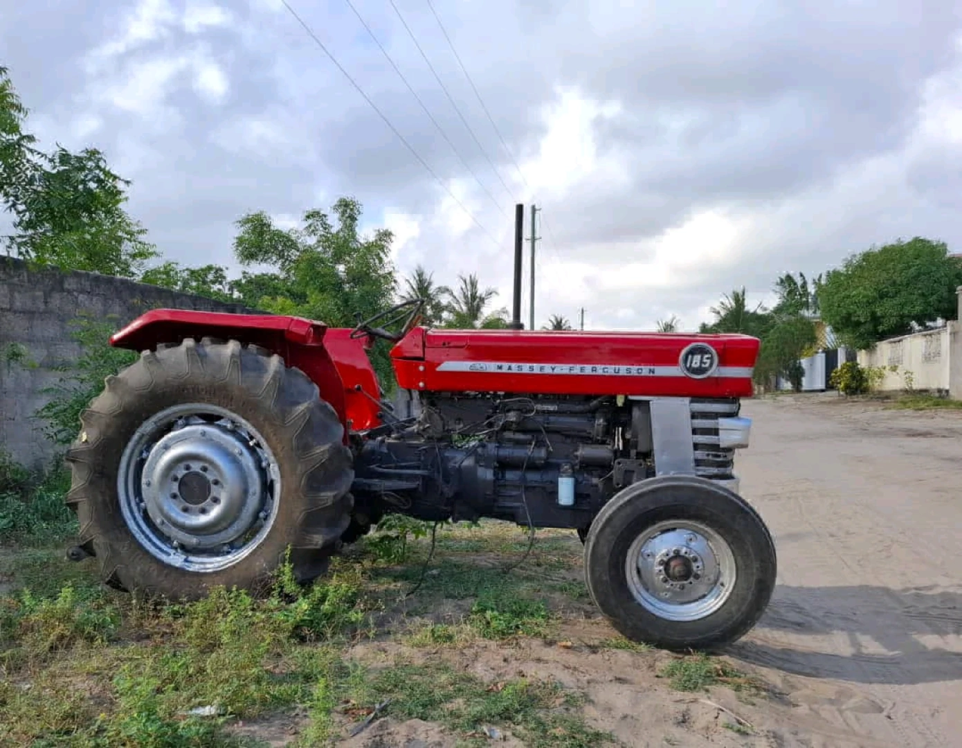 Massey Ferguson 165 Tractor (New Chassis/Engine) for Sale thumbnail 2