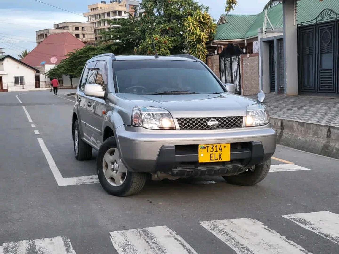 Nissan X-Trail SUV 2003 Model thumbnail 2
