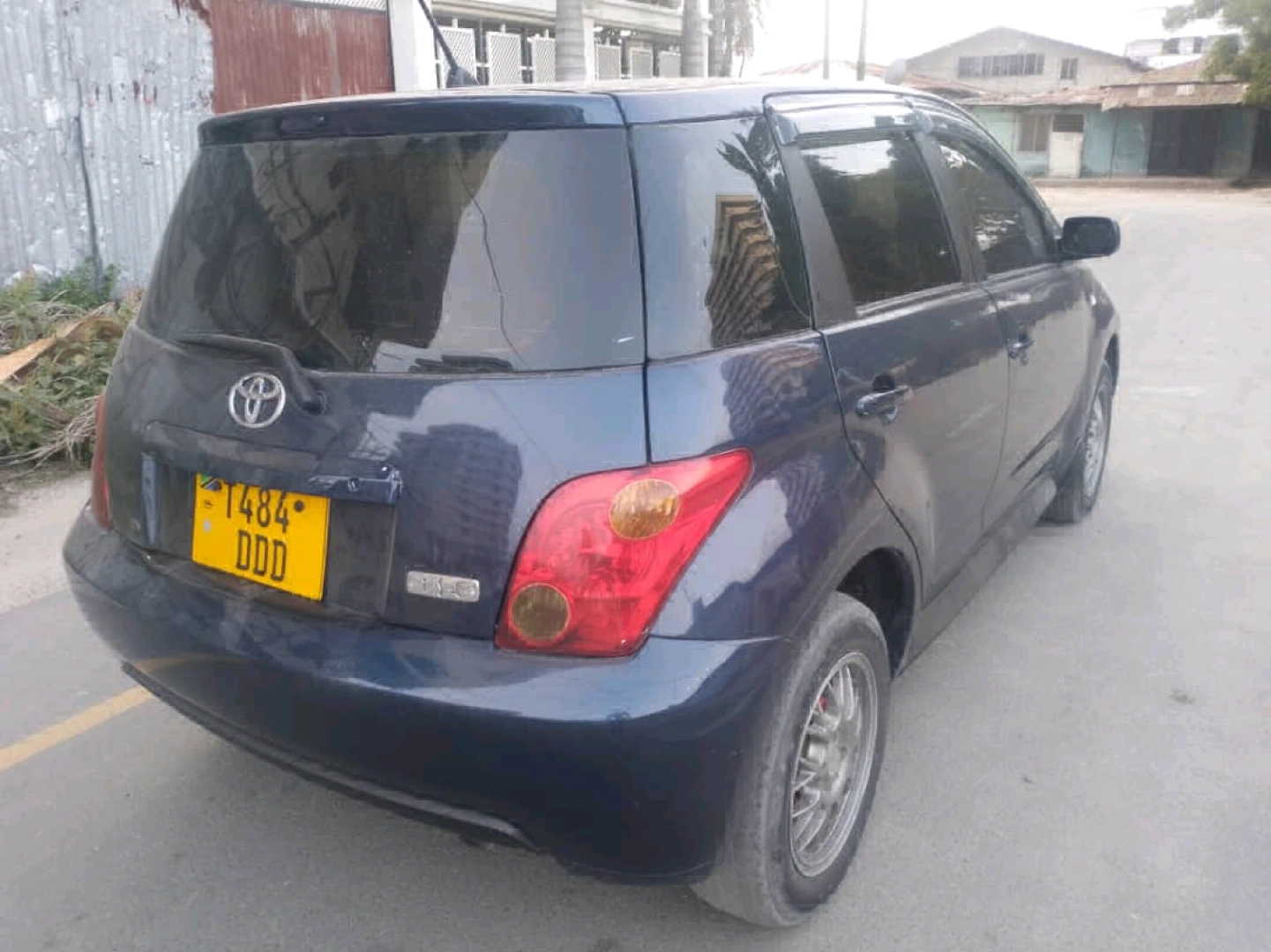 Toyota Ist Hatchback 1290cc Full AC thumbnail 4