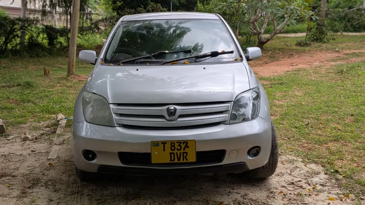 Toyota Ist (DVR)