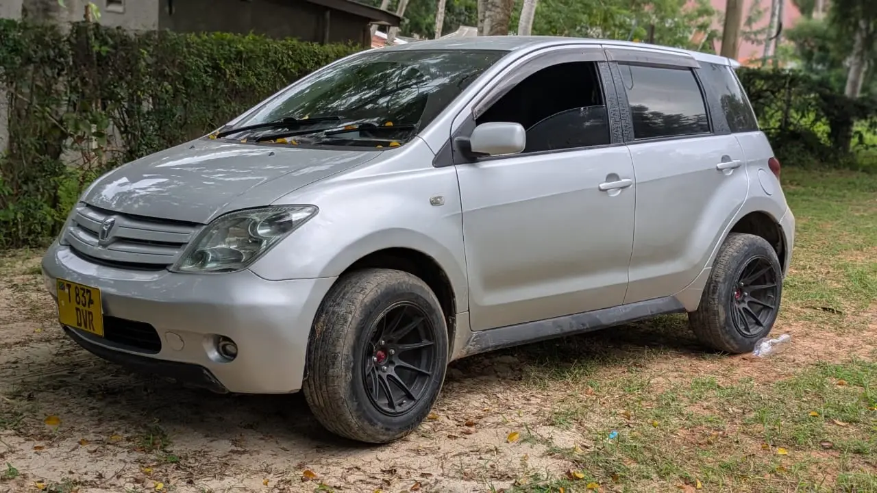 Toyota Ist (DVR) thumbnail 2