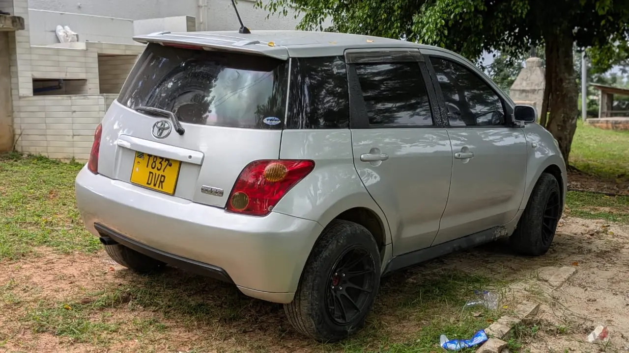 Toyota Ist (DVR) thumbnail 3