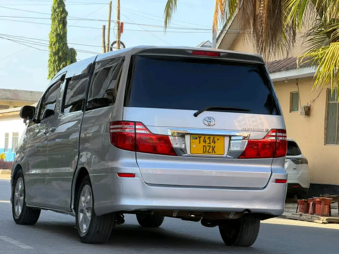 Toyota Alphard 2005 Silver Minivan thumbnail 3