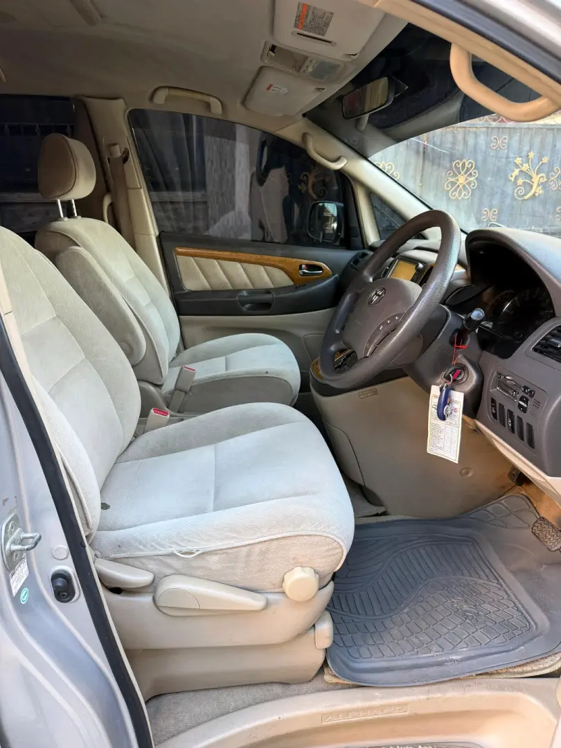 Toyota Alphard 2005 Silver Minivan thumbnail 7