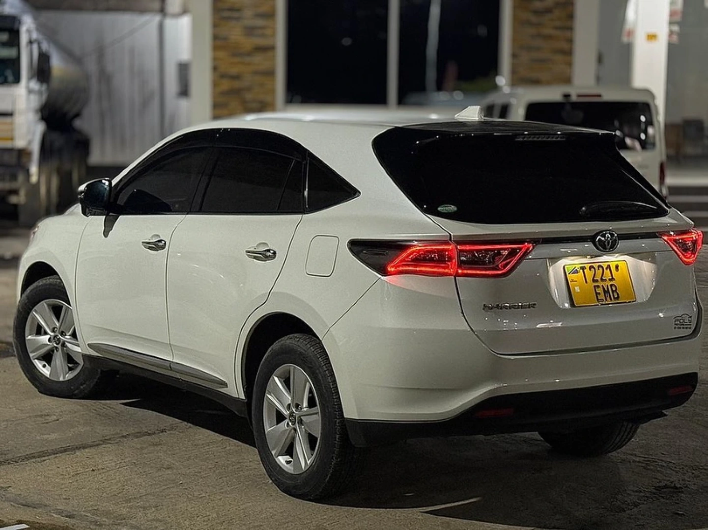 Toyota Harrier Anaconda 2015 - Reg EMB