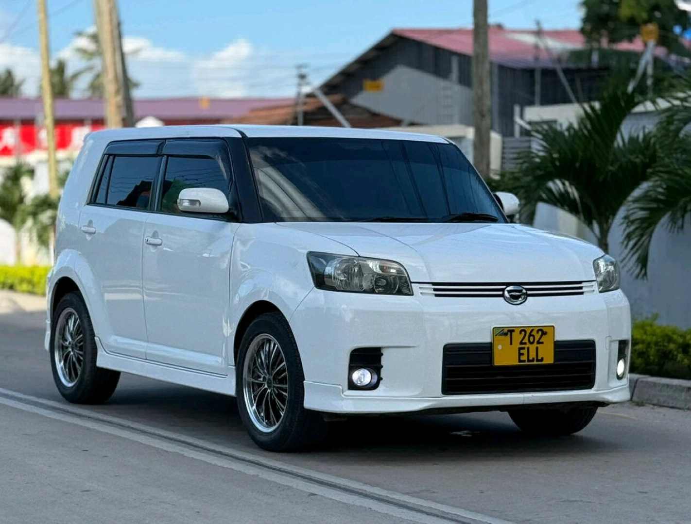 Toyota Rumion Vehicle thumbnail 3