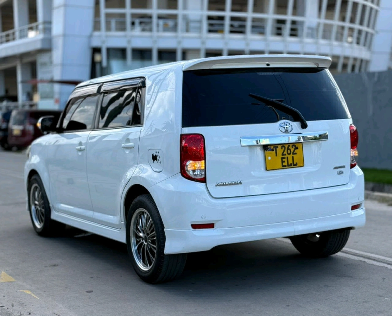 Toyota Rumion Vehicle thumbnail 6