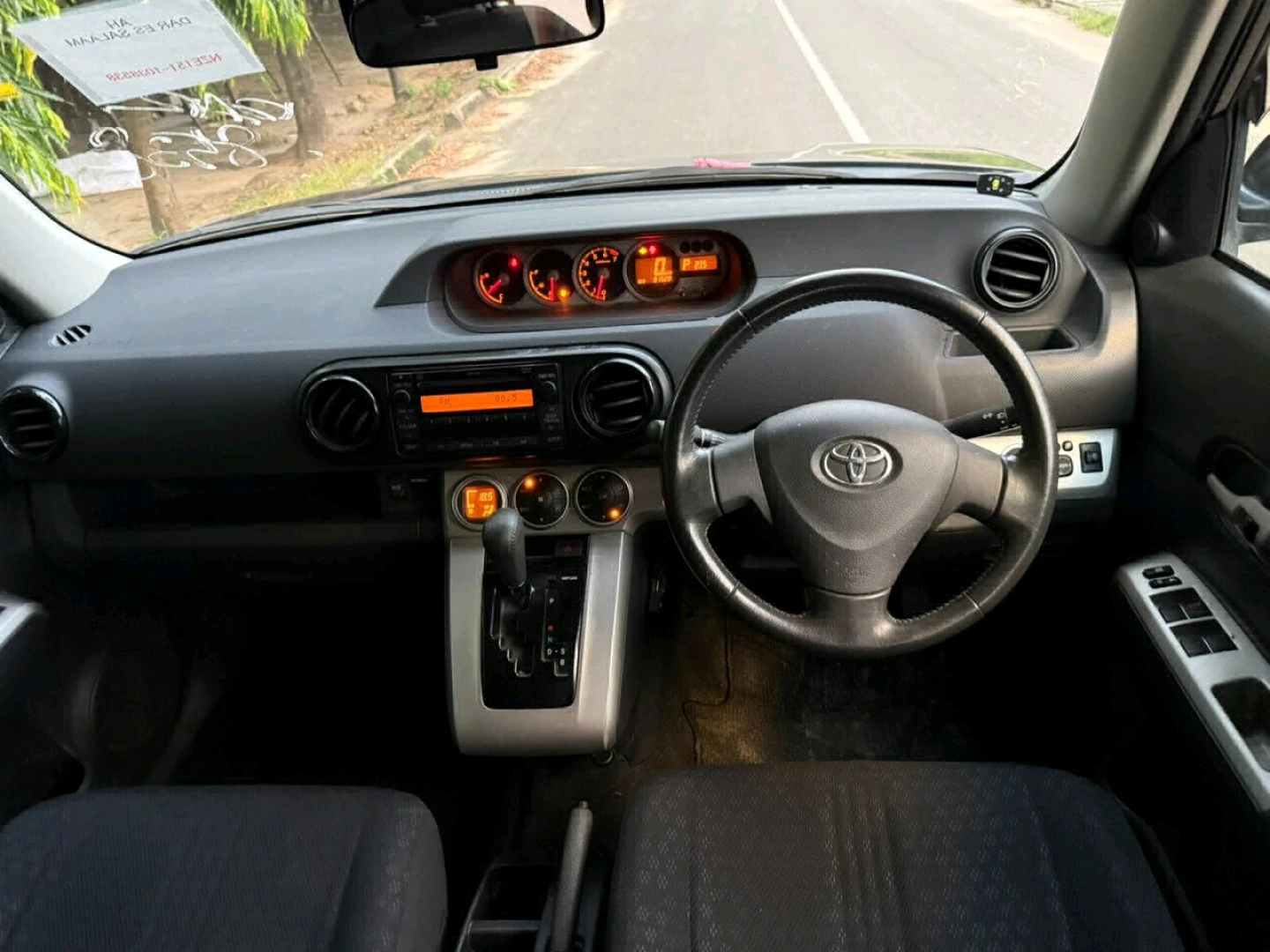 Toyota Rumion Vehicle thumbnail 7