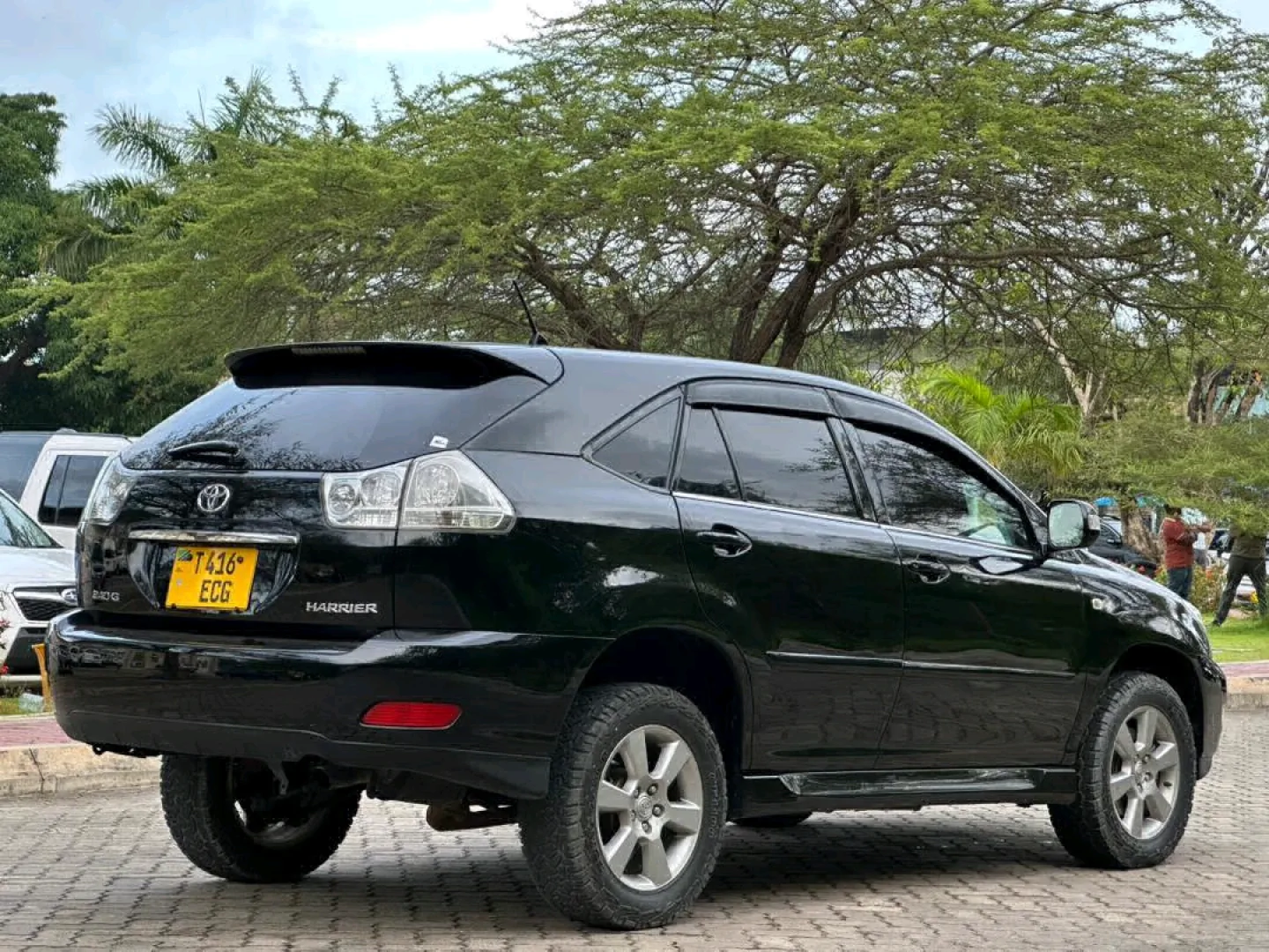 Toyota Harrier 2006 Black SUV thumbnail 4