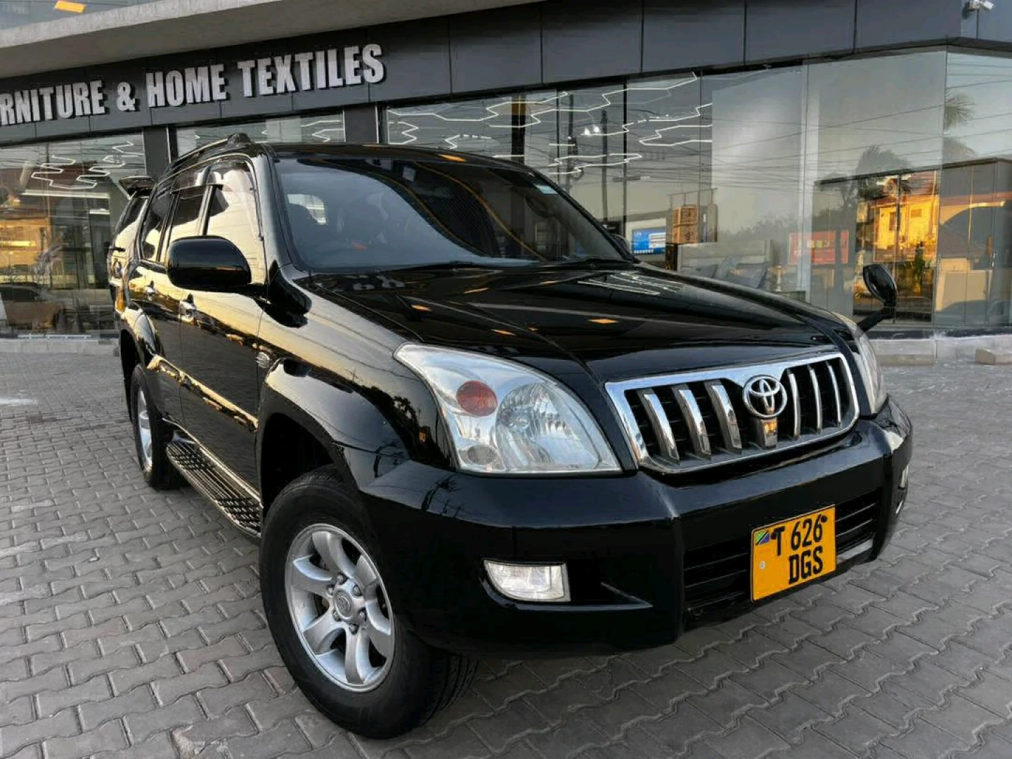 Toyota Land Cruiser Prado 120 Diamond 2010 thumbnail 3