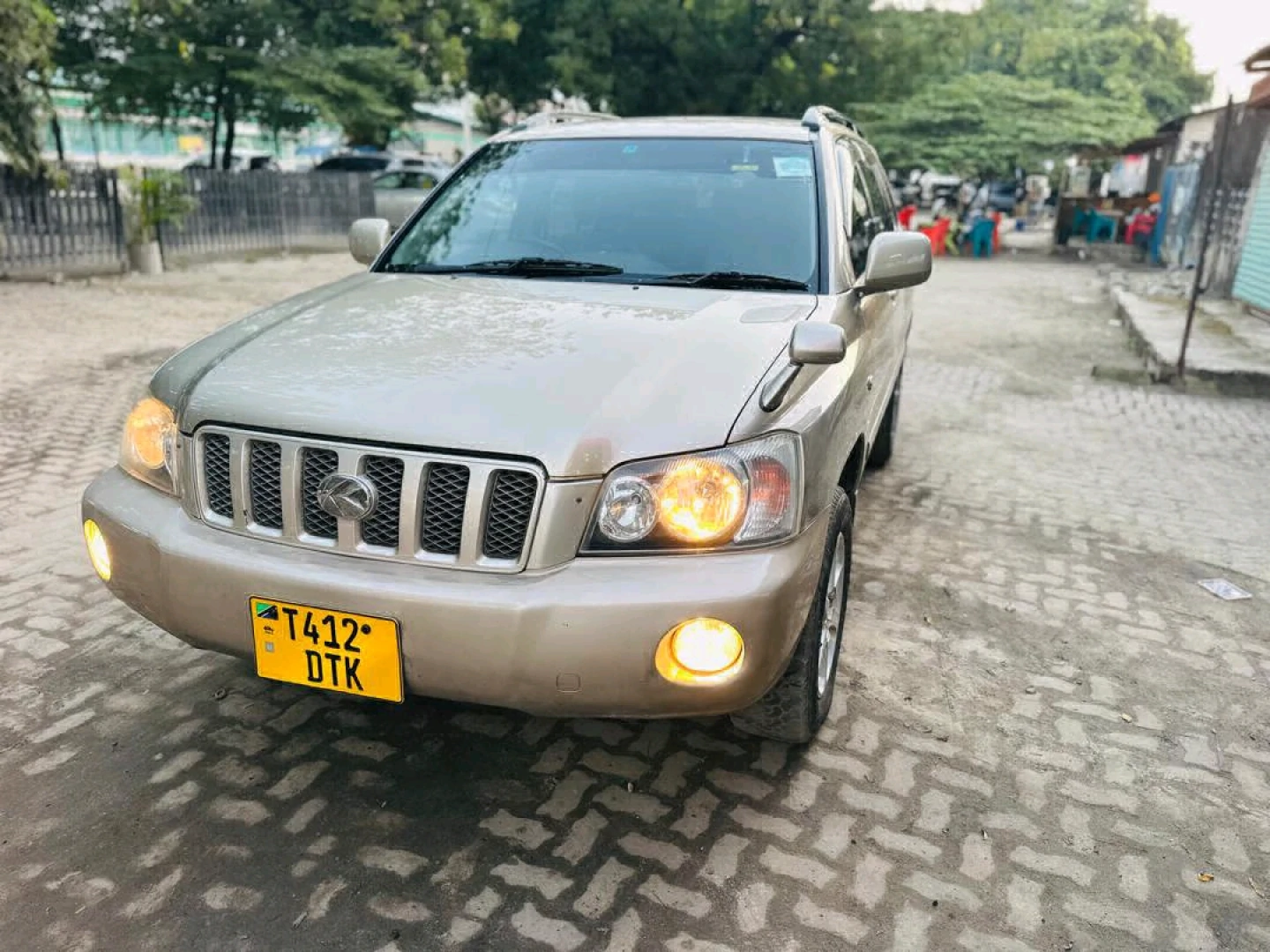 Toyota Kluger 2002 VVTI Engine SUV thumbnail 4