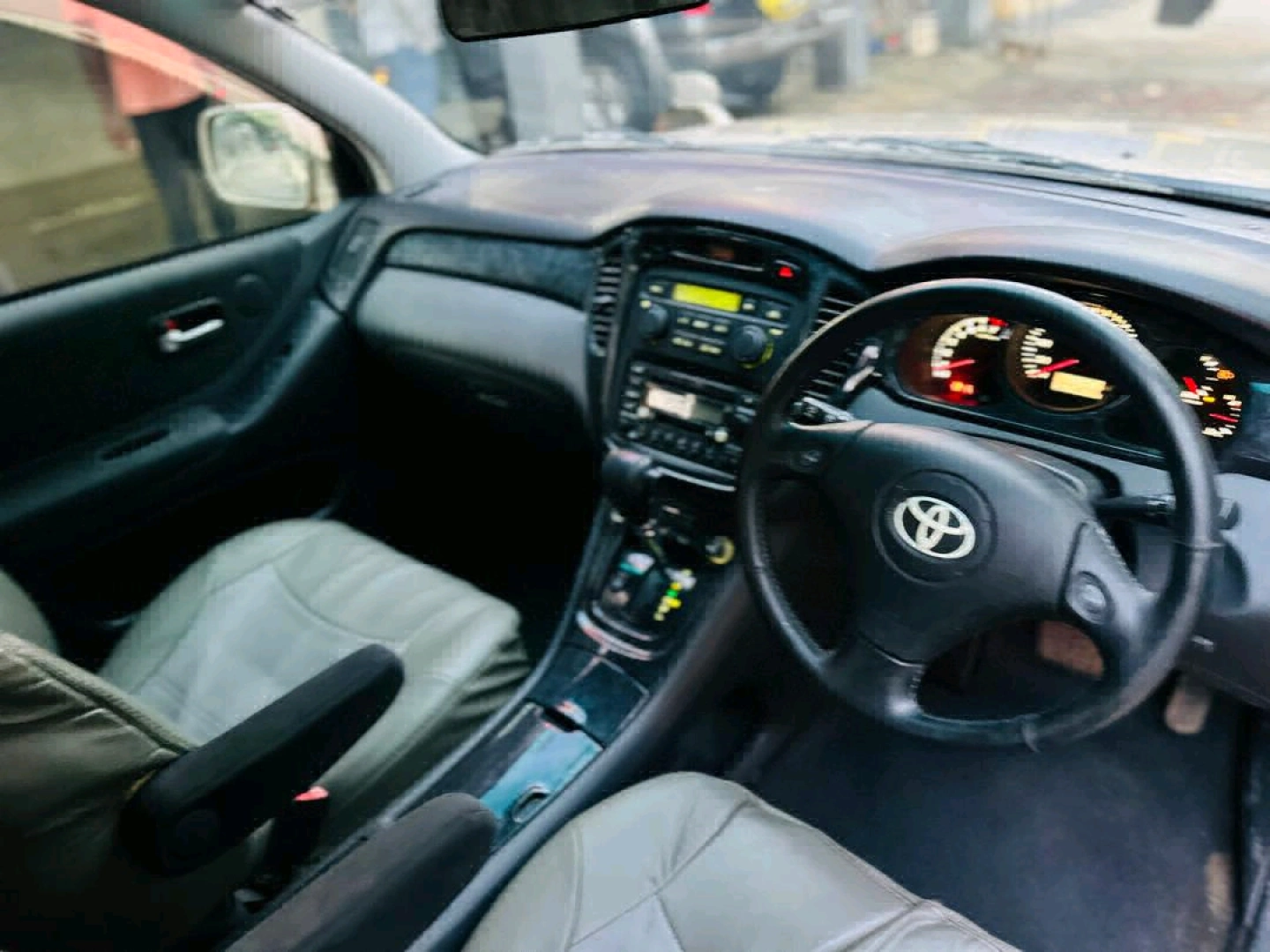 Toyota Kluger 2002 VVTI Engine SUV thumbnail 8