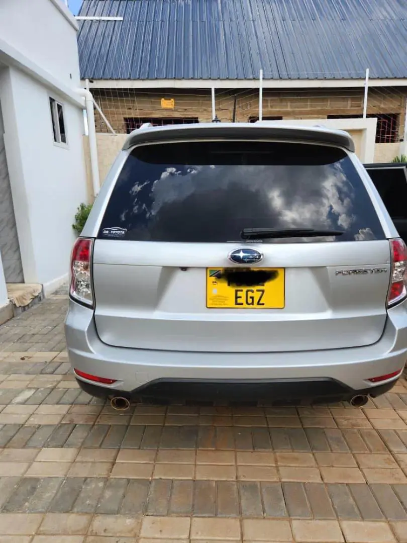 Silver Subaru Forester for Sale thumbnail 4