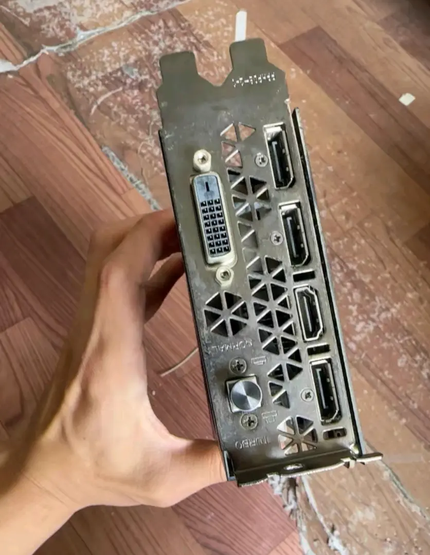 Colorful iGame GTX 1070 8GB Graphics Card thumbnail 3