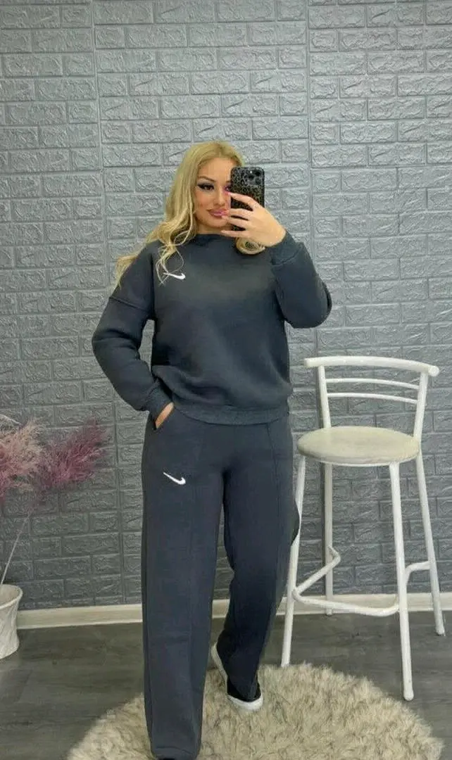 Nike Tracksuits (2-Piece) - Sizes M & XL thumbnail 6