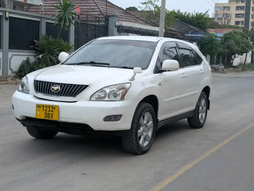 Toyota Harrier 2005 Pearl White T212 DBX thumbnail 4