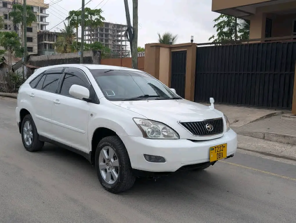 Toyota Harrier 2005 Pearl White T212 DBX thumbnail 6