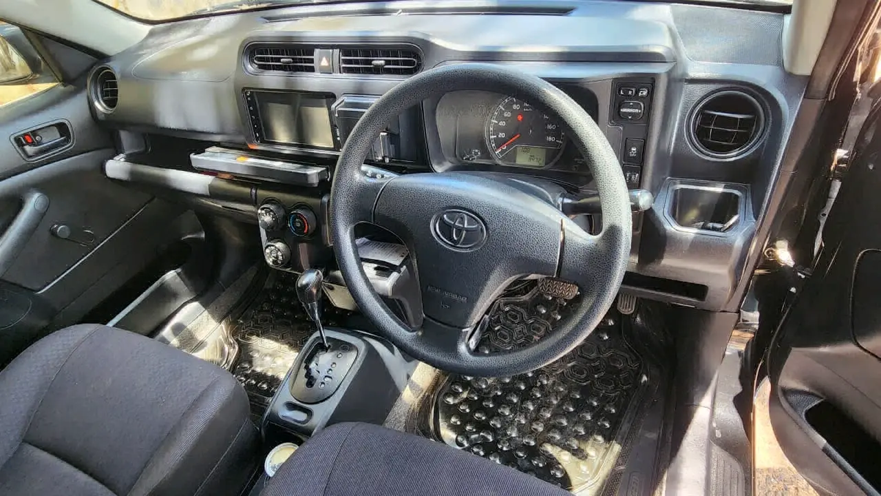 Toyota Probox/Succeed 2014 Nyeusi, Low Mileage thumbnail 3