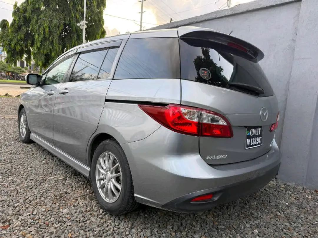 Silver Mazda Premacy 2016 thumbnail 3