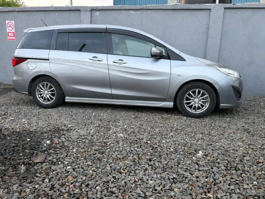 Silver Mazda Premacy 2016 thumbnail 4