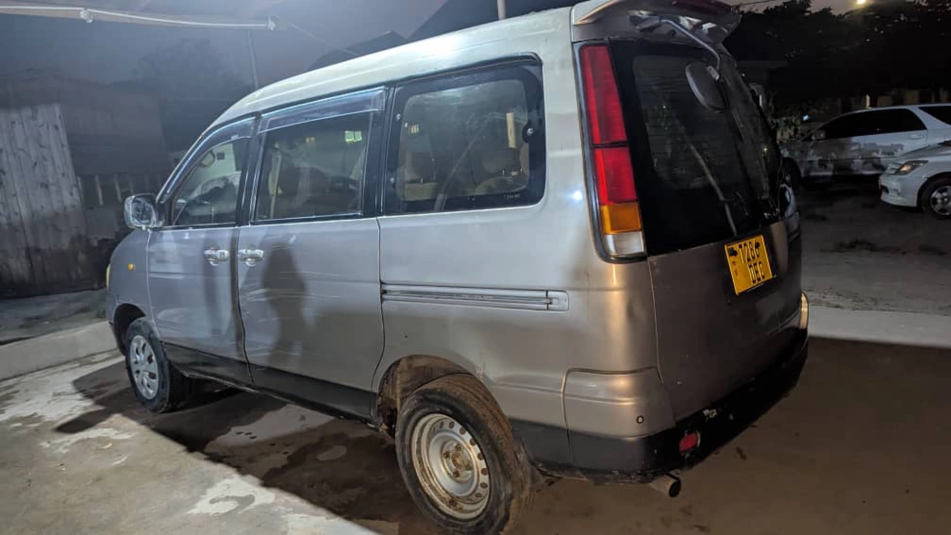 Toyota SR40 Van for Sale (T286 DEC) thumbnail 2