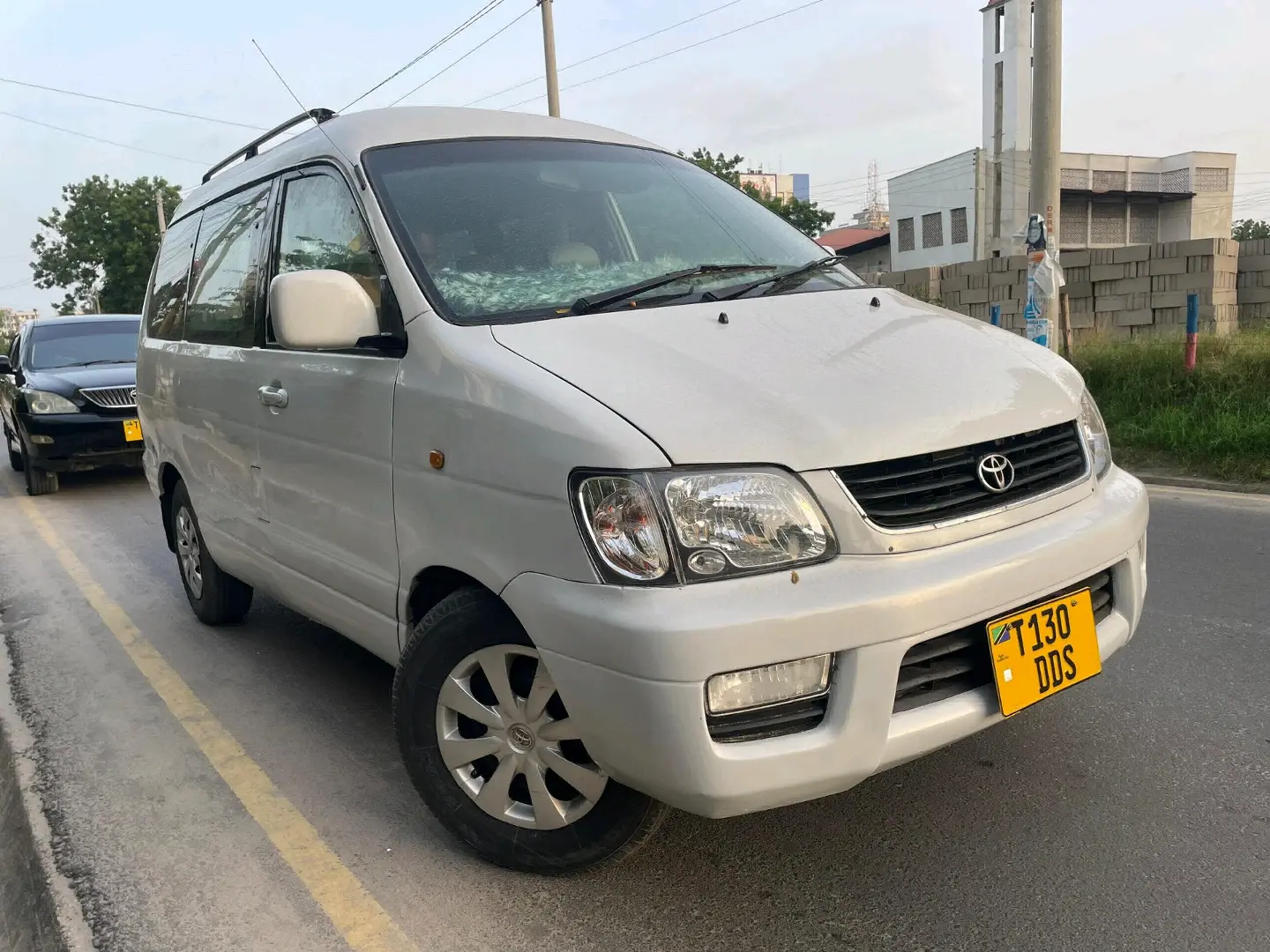 Toyota Noah SR40 2000 Model thumbnail 8