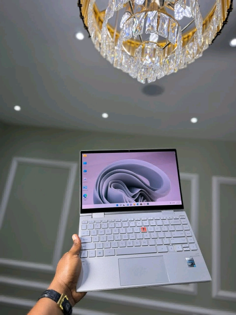 HP Envy x360 2-in-1 Laptop Core i5 12th Gen thumbnail 4