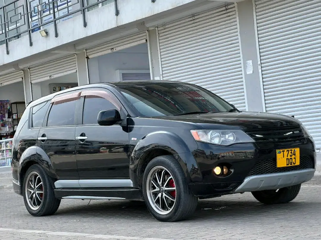 2007 Mitsubishi Outlander, Black, Automatic thumbnail 2