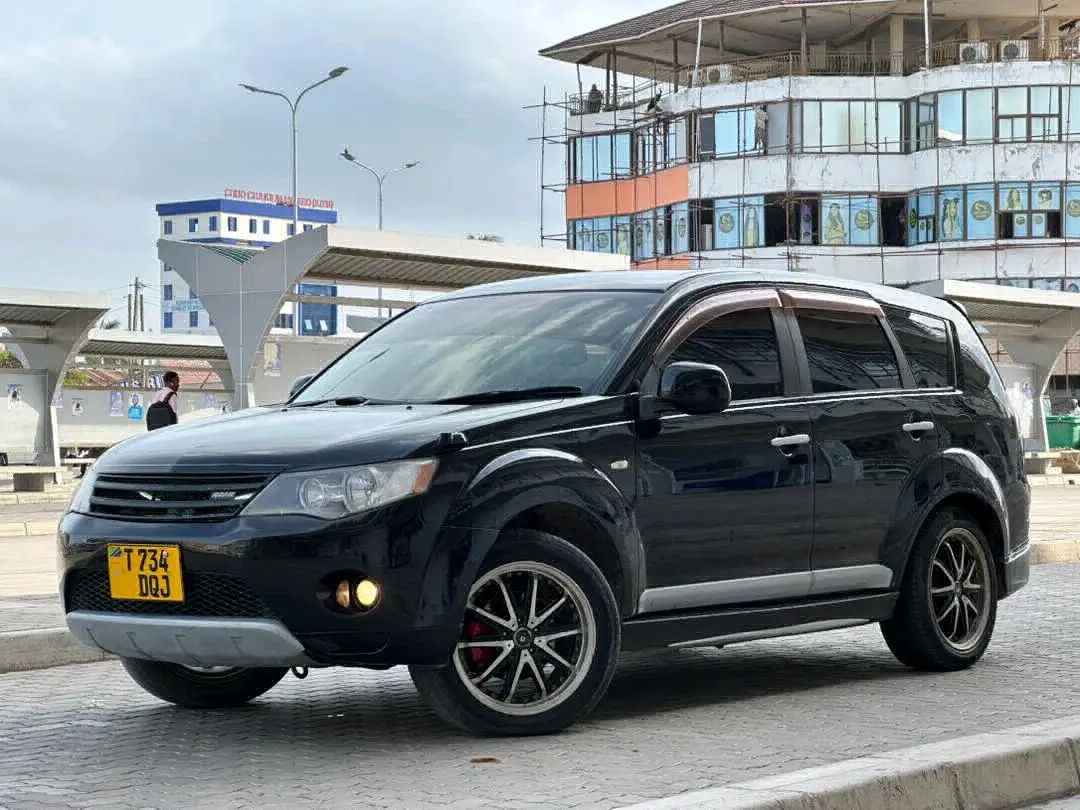 2007 Mitsubishi Outlander, Black, Automatic thumbnail 4