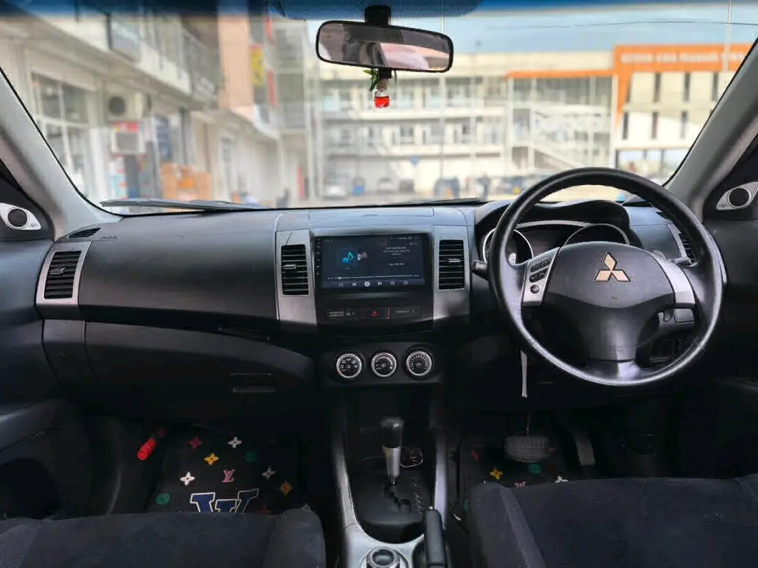 2007 Mitsubishi Outlander, Black, Automatic thumbnail 5