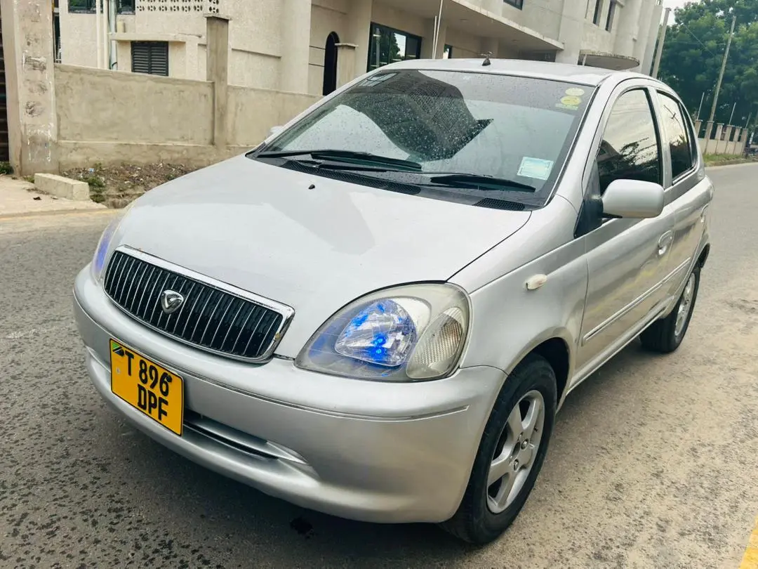 Toyota Vitz Hatchback 2003 Silver