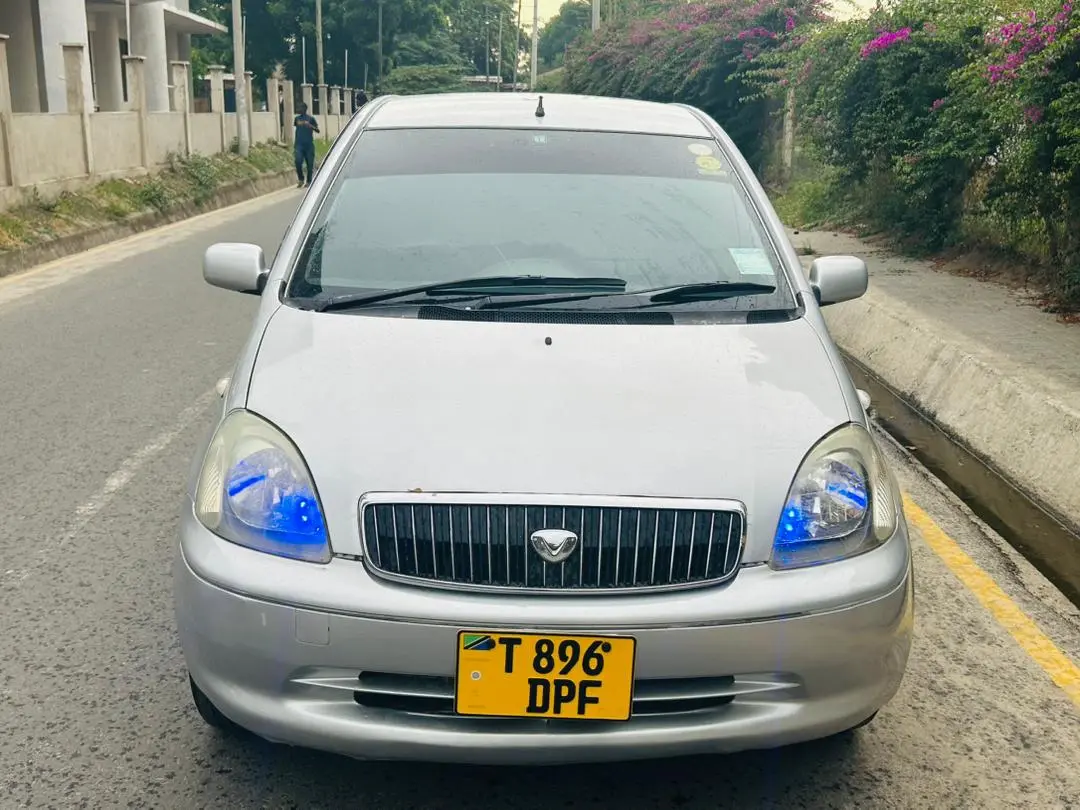 Toyota Vitz Hatchback 2003 Silver thumbnail 5