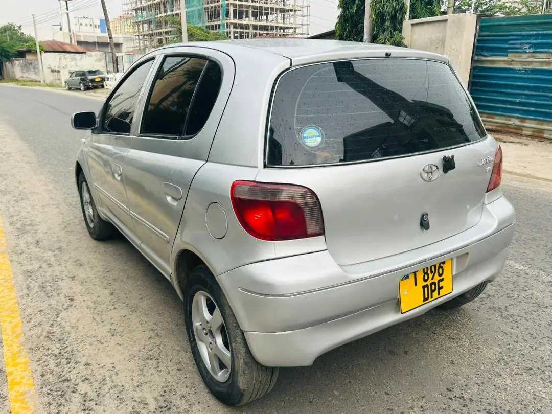 Toyota Vitz Hatchback 2003 Silver thumbnail 6