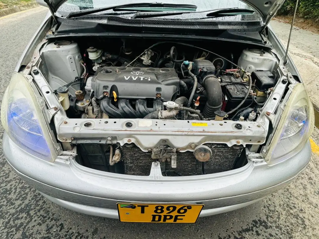 Toyota Vitz Hatchback 2003 Silver thumbnail 9