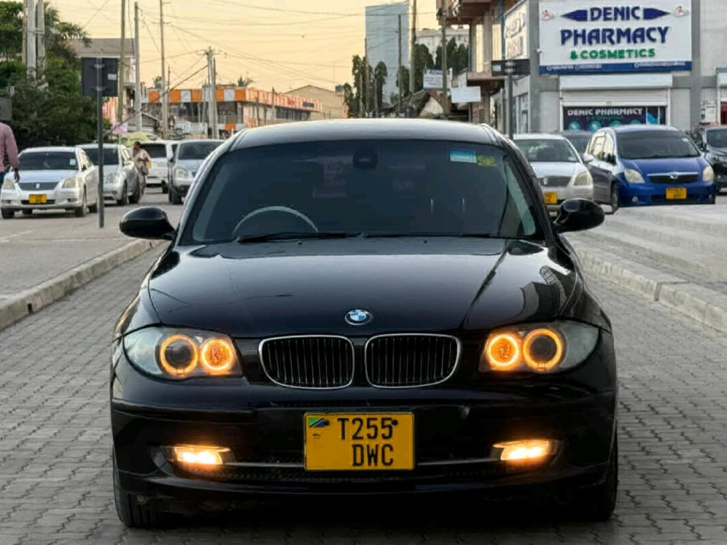 BMW 1 Series Hatchback 1990 cc thumbnail 2