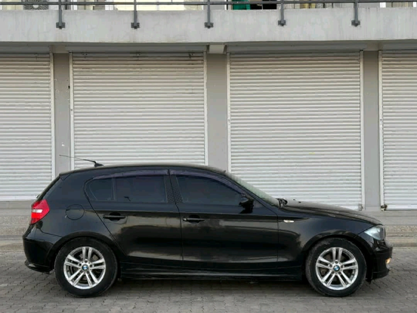 BMW 1 Series Hatchback 1990 cc thumbnail 6