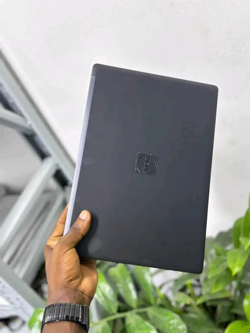 Dell Latitude 5290 Core i5 7th Gen Laptop thumbnail 6