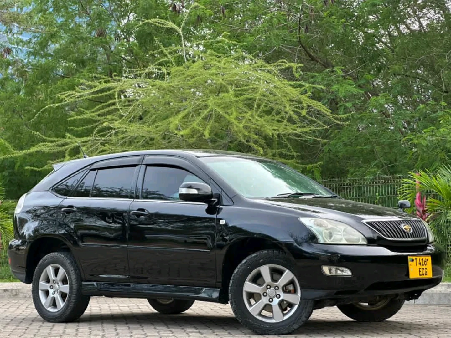 Black Toyota Harrier SUV 2006 New Reg ECG thumbnail 4