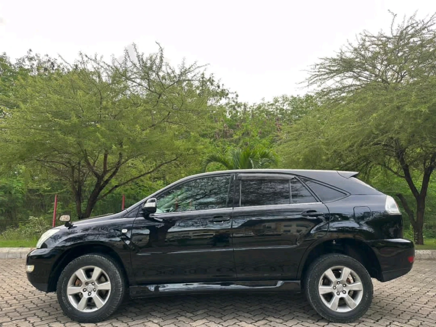 Black Toyota Harrier SUV 2006 New Reg ECG thumbnail 7