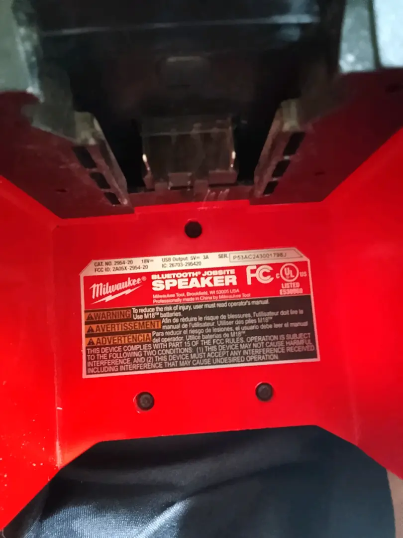 Milwaukee M18 Jobsite Bluetooth Speaker thumbnail 4