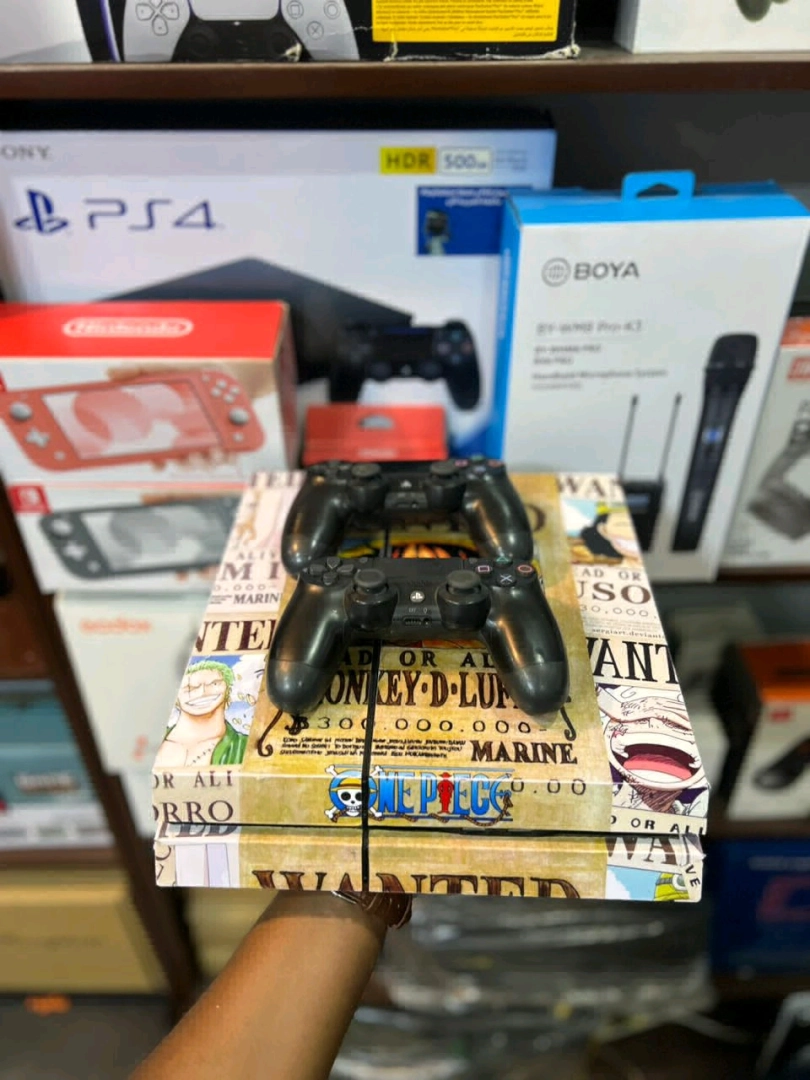 Used Sony PlayStation 4 Phat 500GB with 2 Controllers