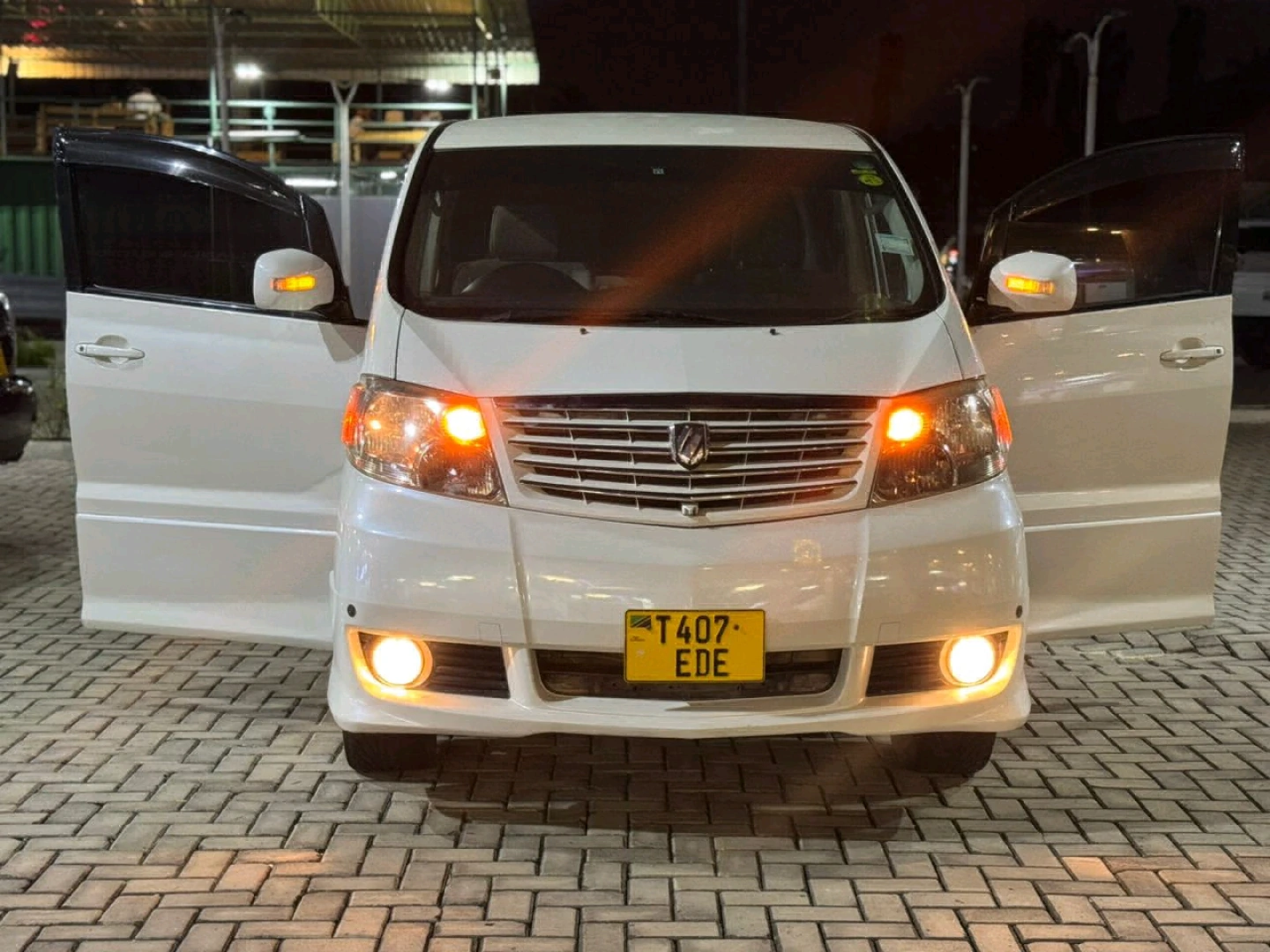 Toyota Alphard 2004 EDE Van