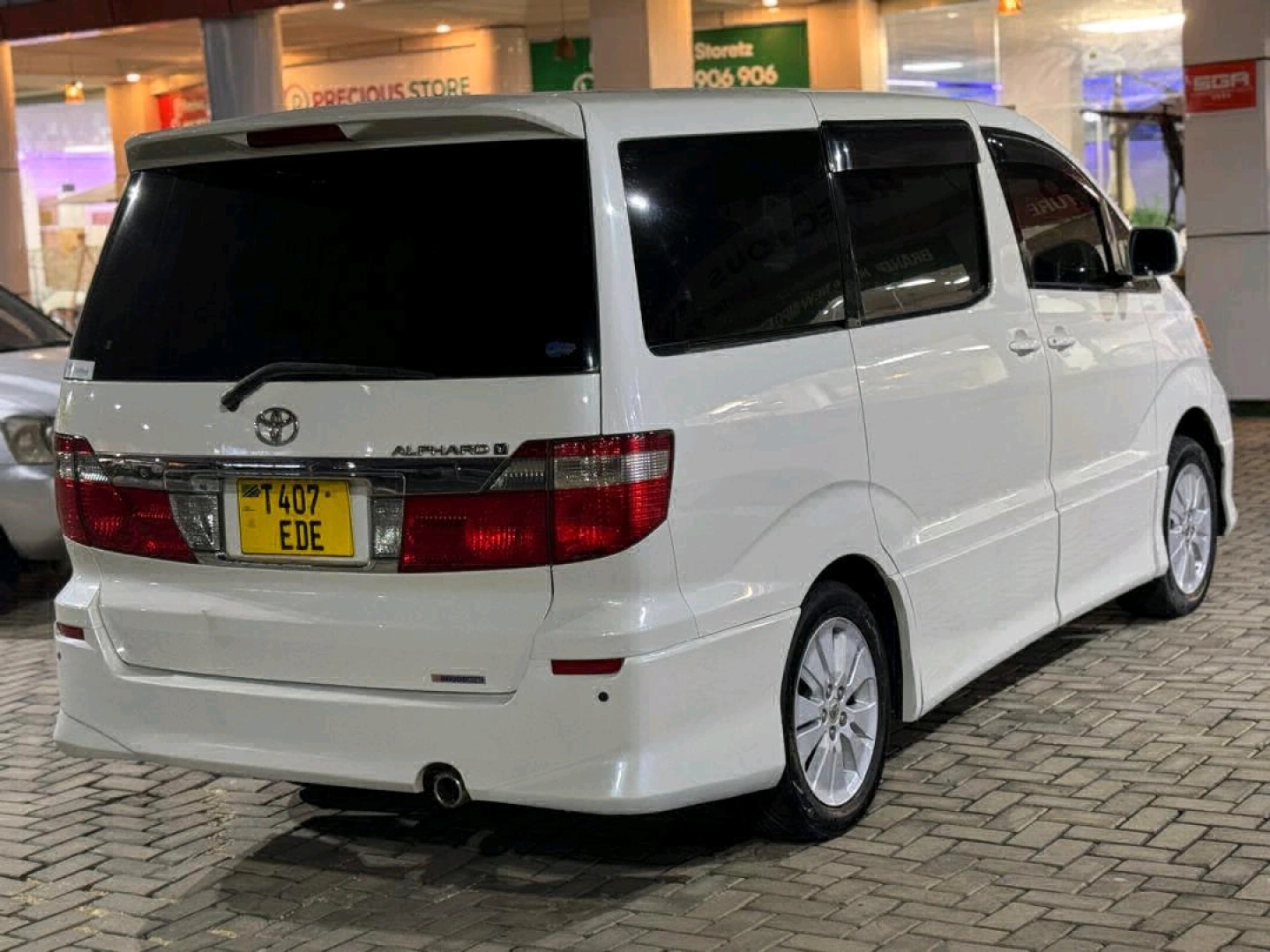 Toyota Alphard 2004 EDE Van thumbnail 3