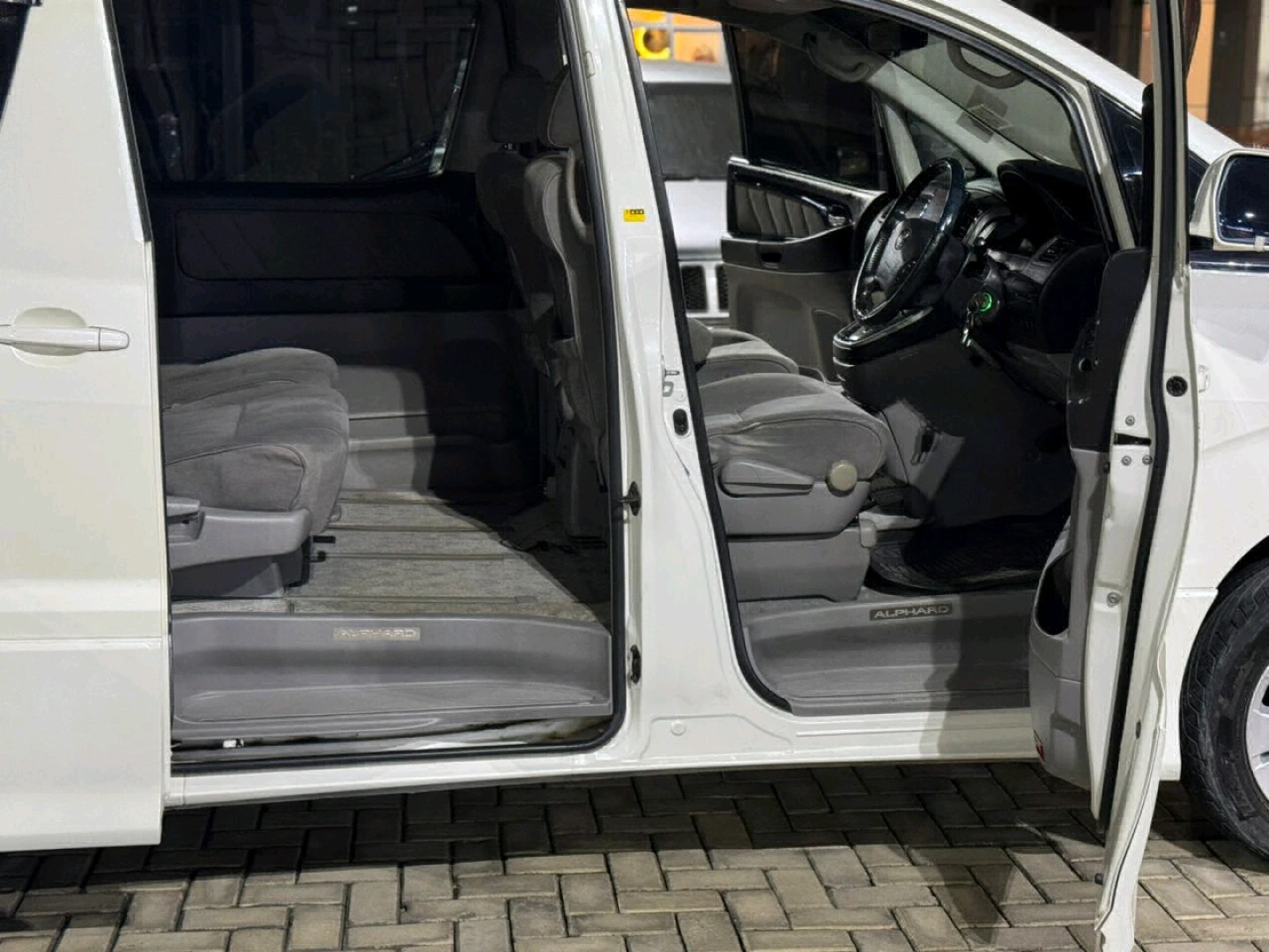 Toyota Alphard 2004 EDE Van thumbnail 6