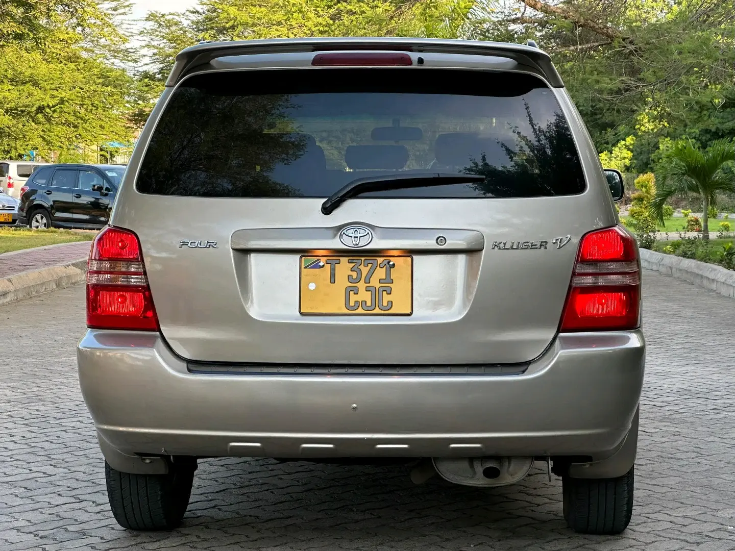 Toyota Kluger L Four 2005 thumbnail 2