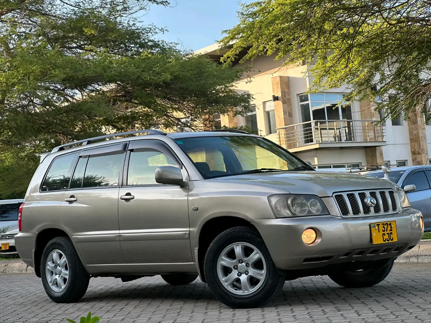 Toyota Kluger L Four 2005 thumbnail 4