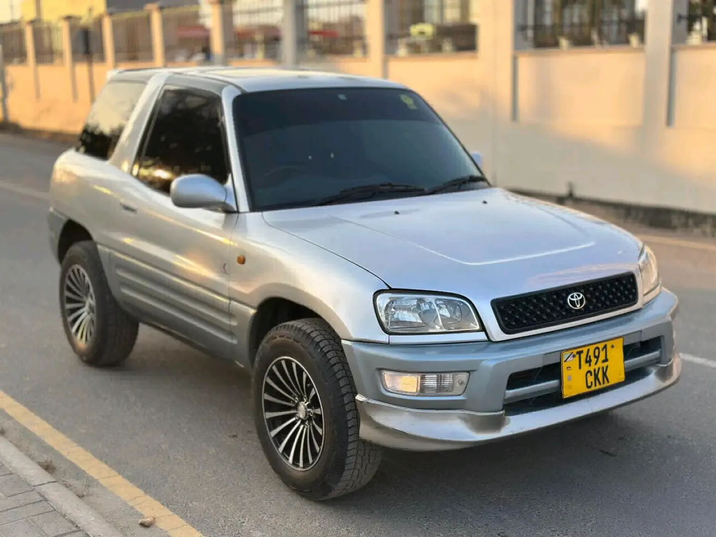Silver Toyota Rav4 L 1999 Automatic 2WD thumbnail 3
