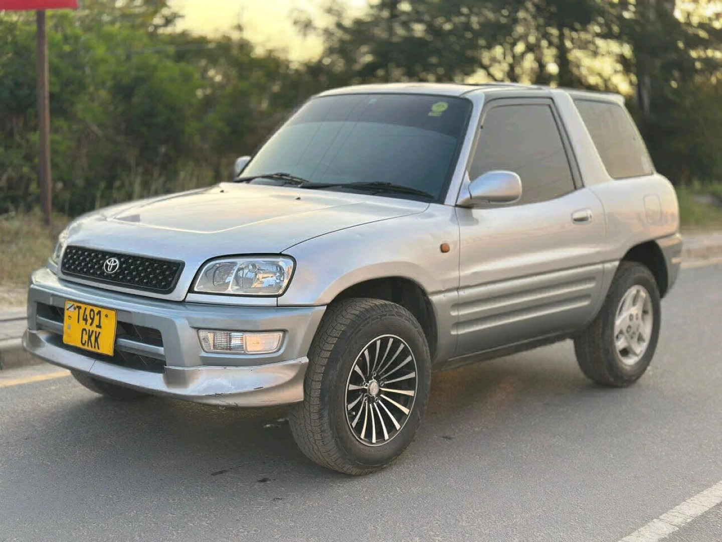 Silver Toyota Rav4 L 1999 Automatic 2WD thumbnail 4